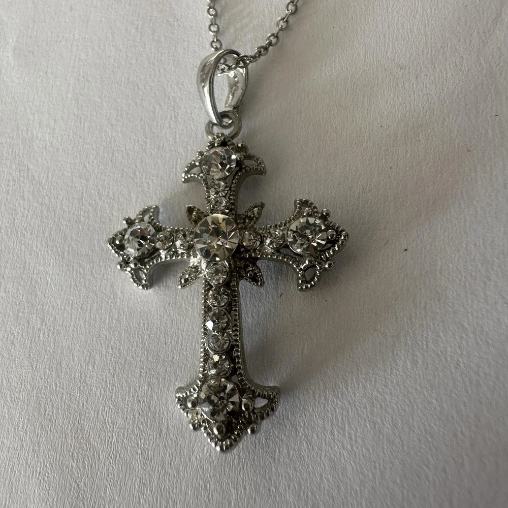 Silver‎ Tone Rhinestone Cross Pendant Necklace Womens Religious Statement
